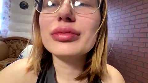 automaria online show from March 13, 9:32 am