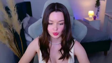 Ava online show from October 14, 1:46 pm