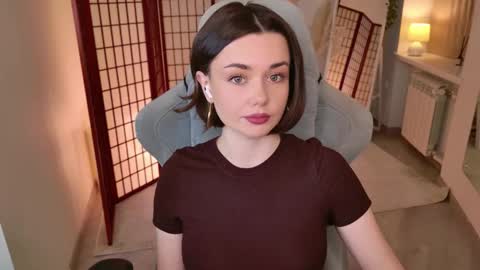 Ava online show from November 18, 3:24 pm