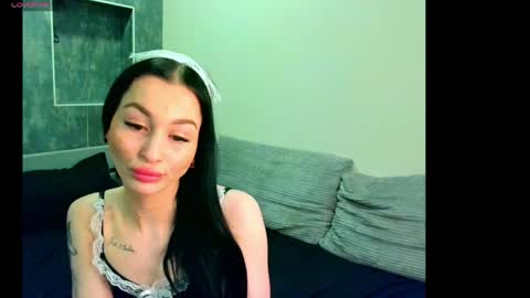 avelinelune online show from March 21, 10:26 pm