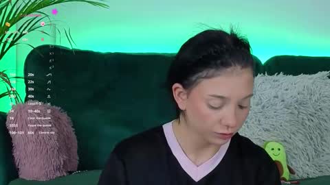 AveryWillow online show from October 4, 3:34 am