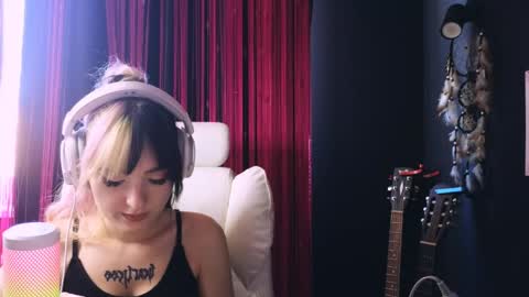 Avriel online show from June 4, 4:39 am