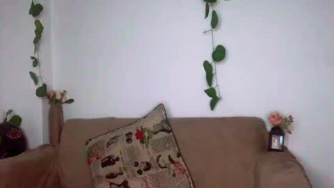 Avril online show from February 14, 7:49 am