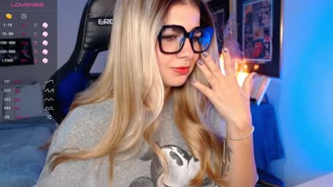 Avrill Morgan online show from February 6, 8:13 pm