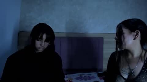 avrilruizcm online show from December 2, 1:07 am