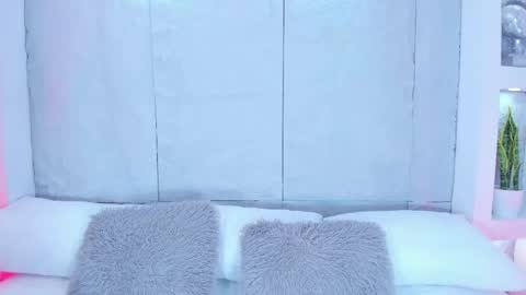 Avy  online show from September 23, 11:30 am