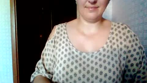 awesomeladyy online show from August 6, 7:37 am
