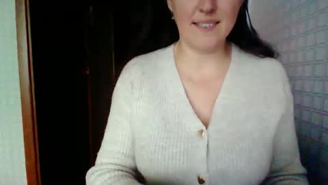 awesomeladyy online show from April 28, 12:20 pm