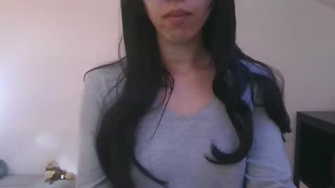 axue online show from February 18, 10:38 am