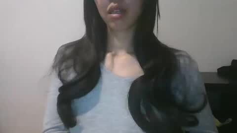 axue online show from December 2, 11:38 pm