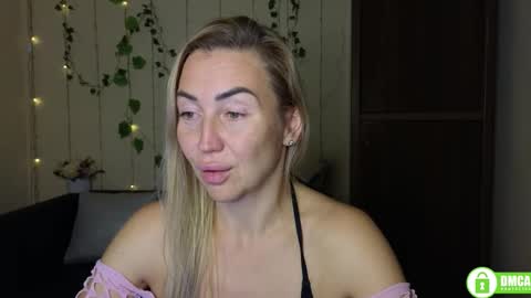 Jully online show from October 23, 5:52 pm