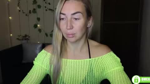 Jully online show from October 14, 5:48 pm