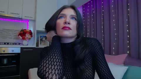 Ayanna online show from October 13, 9:17 pm