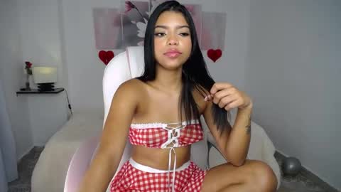 aylin_ross_ online show from June 3, 4:13 am