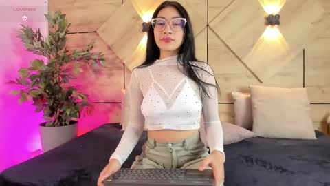 ayllin  online show from October 11, 7:49 pm