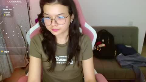 Azu  online show from April 23, 12:52 am