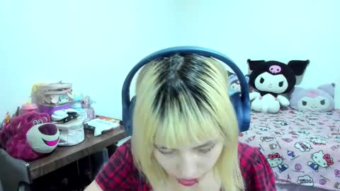 Azu Moure online show from September 12, 6:25 am