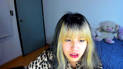 Azu Moure online show from January 4, 6:41 am