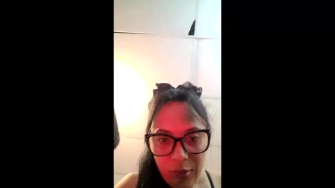 azura lion online show from April 16, 5:41 am