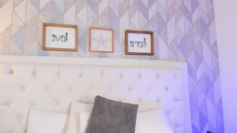 Anny online show from March 28, 8:36 am