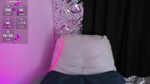 Queen B online show from December 20, 6:34 pm