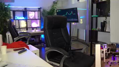 Olivia and Lexi online show from July 9, 7:33 am