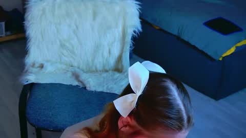baby1cute1face online show from May 3, 8:23 pm