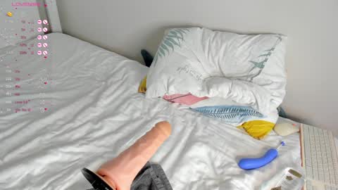 JULY online show from December 18, 1:23 pm