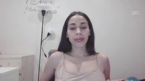 babyhoney6969 online show from April 12, 8:11 pm