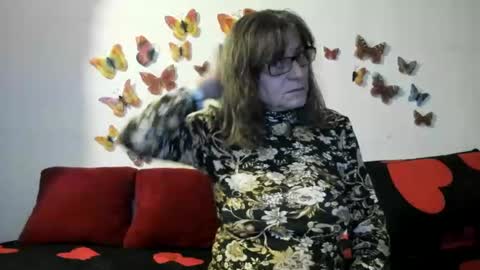 Gina online show from December 21, 3:20 pm