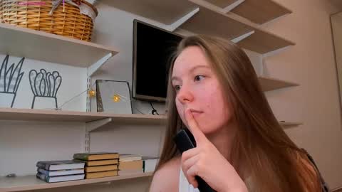 Kira online show from March 15, 4:20 pm