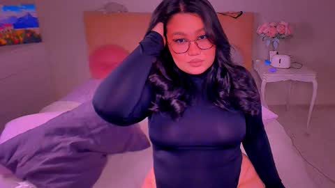 Barbie Kim online show from March 2, 8:57 pm