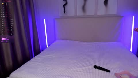  Emma online show from October 25, 8:59 pm