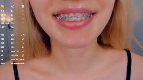 Mia online show from July 9, 2:30 pm