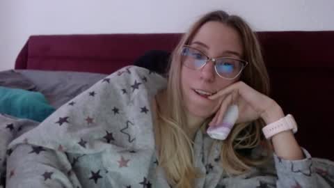 Lena online show from March 3, 11:05 am