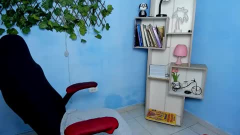 Charlote online show from November 22, 3:48 pm