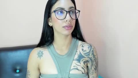 daniela villamizar online show from January 11, 2:25 pm