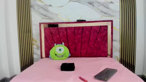 daniela villamizar online show from December 1, 2:09 pm