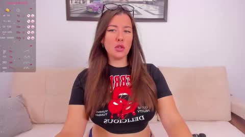 Lola online show from October 21, 11:47 am