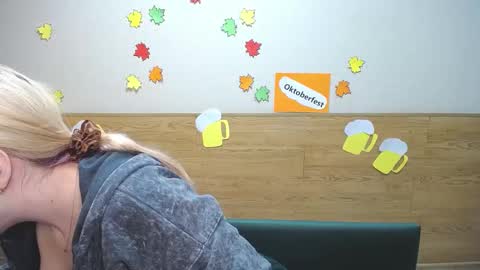 BeatriceFlyy online show from September 19, 1:54 pm