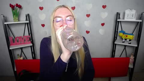 BeatriceFlyy online show from December 14, 6:24 am