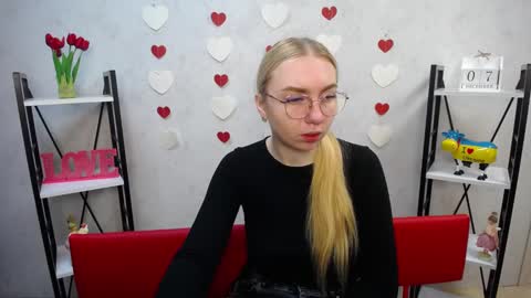 BeatriceFlyy online show from December 7, 6:10 am