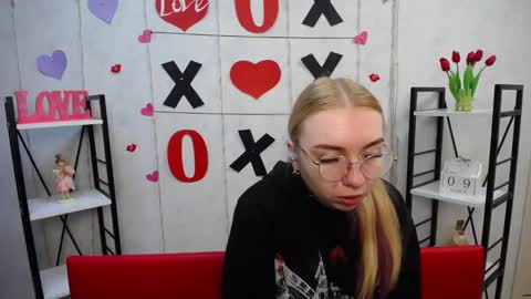 BeatriceFlyy online show from March 10, 6:38 am