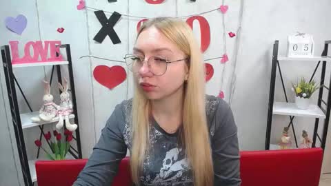 BeatriceFlyy online show from October 5, 11:59 am