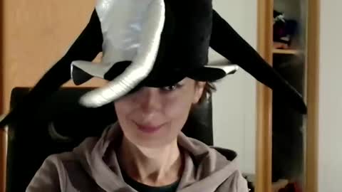 Raluca online show from November 1, 8:02 pm