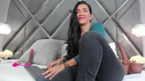 BeckaMils online show from December 13, 4:22 am