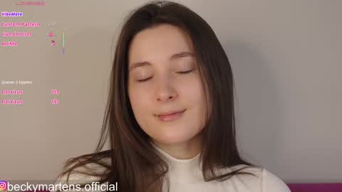 BeckyMartens come join me on    while im offline here  online show from March 18, 4:17 am