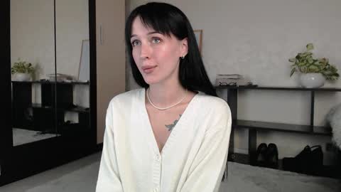 Violet online show from October 2, 7:19 pm