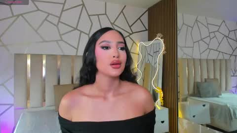 BELLA online show from April 15, 8:53 pm