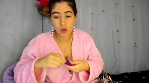 modelo independiente online show from October 13, 6:10 pm